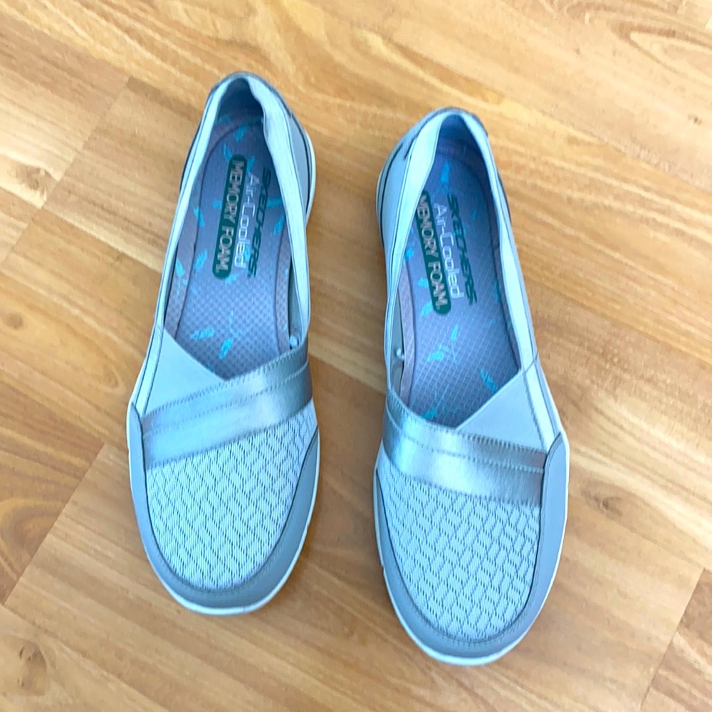 Skechers Women’s Easy Slip-On